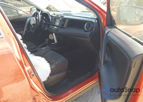 2016 Toyota Rav4 Xle z USA, uszkodzony, nr VIN JTMWFREV1GD088027